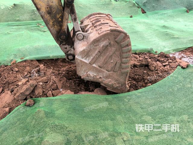大臂油缸整體?豎拍(工作和回轉(zhuǎn)裝置) 大臂油缸整體?豎拍(工作和回轉(zhuǎn)裝置)