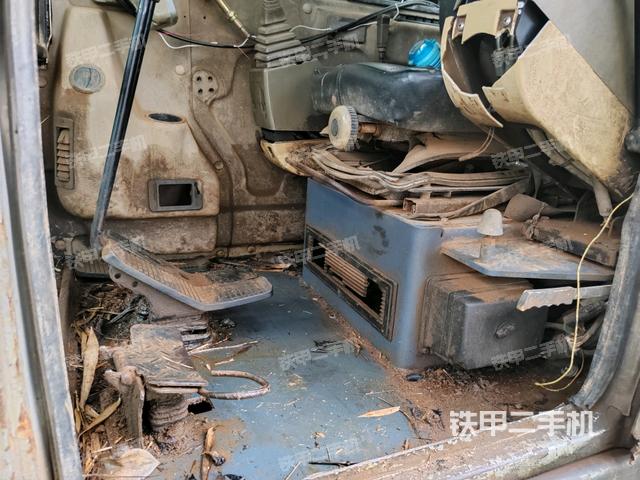 頂棚整體(駕駛室部分) 頂棚整體(駕駛室部分)