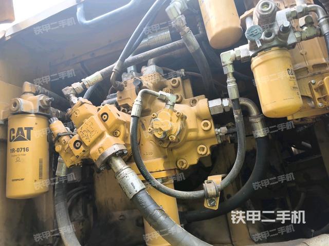 液壓泵斜45?右(大件艙室) 液壓泵斜45?右(大件艙室)