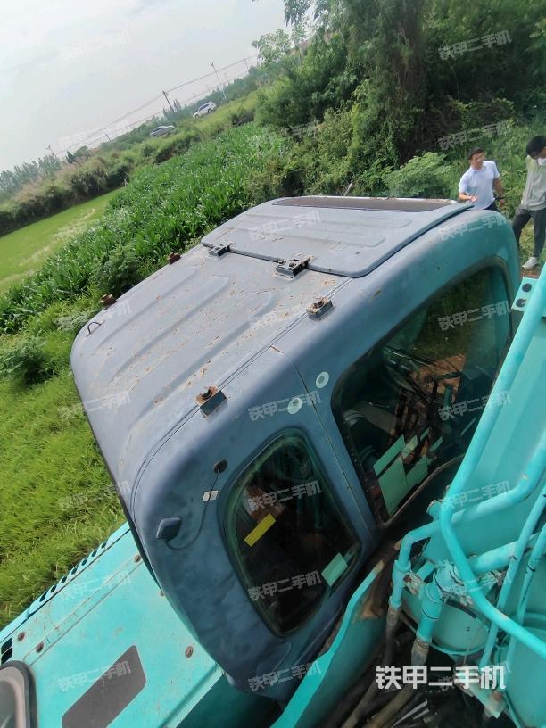 驾驶室顶部俯视(上车部件) 驾驶室顶部俯视(上车部件)