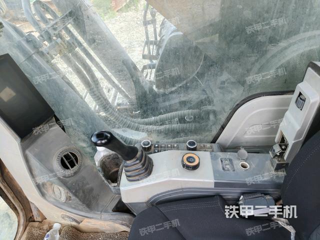 后窗玻璃角標(biāo)(駕駛室部分) 后窗玻璃角標(biāo)(駕駛室部分)