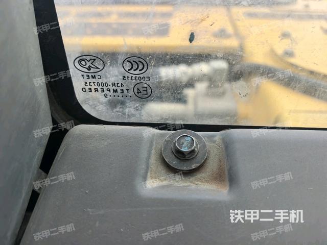 駕駛室左前45度(駕駛室部分) 駕駛室左前45度(駕駛室部分)