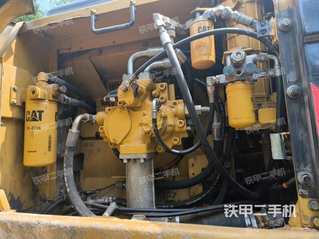 液壓泵斜45?左(大件艙室) 液壓泵斜45?左(大件艙室)