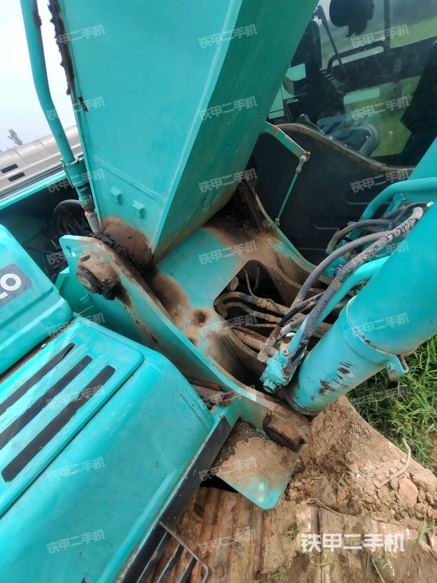 大臂根部 斜视(工作和回转装置) 大臂根部 斜视(工作和回转装置)