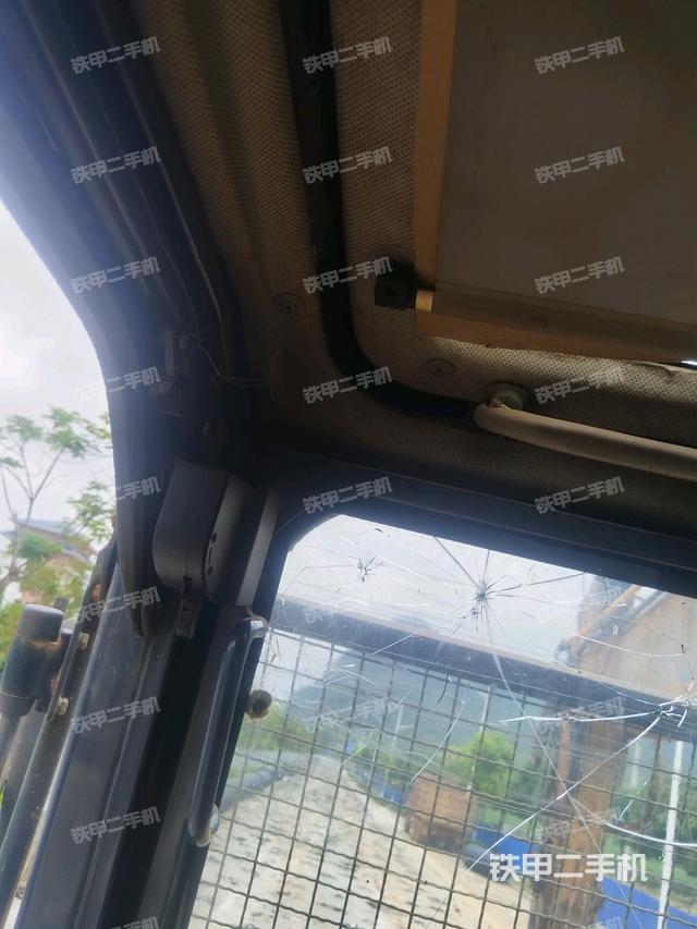 頂棚整體(駕駛室部分) 頂棚整體(駕駛室部分)