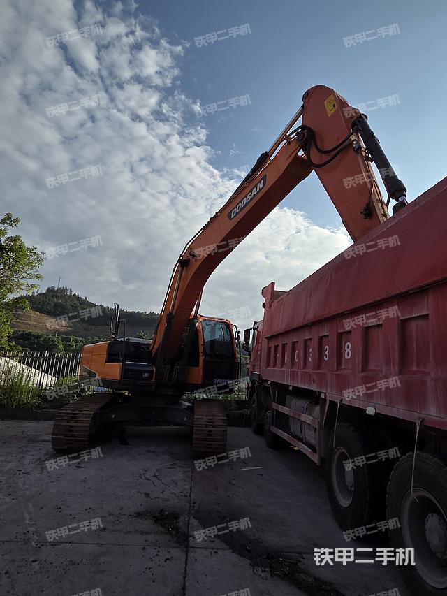 斗山DX220LC-9C挖掘機