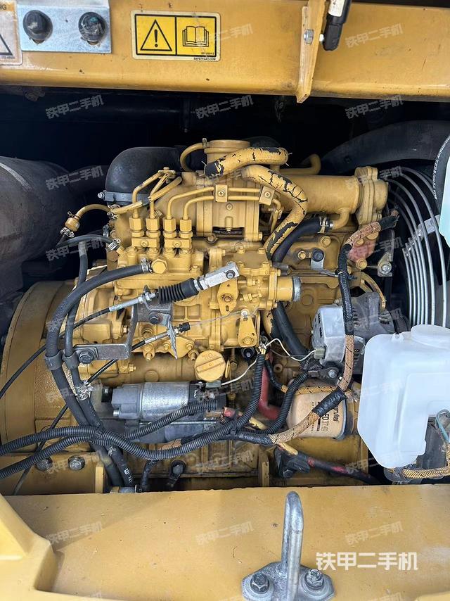 發(fā)動(dòng)機(jī)整體俯視(整機(jī)外觀) 發(fā)動(dòng)機(jī)整體俯視(整機(jī)外觀)