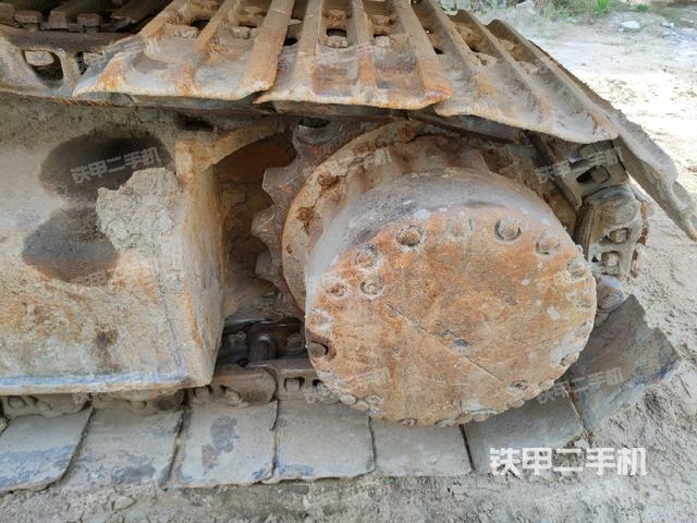 左驅(qū)動(dòng)輪(行走機(jī)構(gòu)) 左驅(qū)動(dòng)輪(行走機(jī)構(gòu))