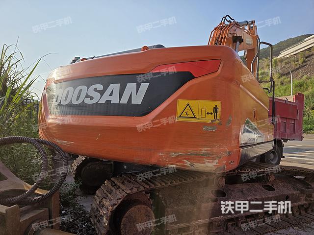 整机右后45°(整机外观) 整机右后45°(整机外观)