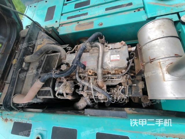 发动机室(上车部件) 发动机室(上车部件)