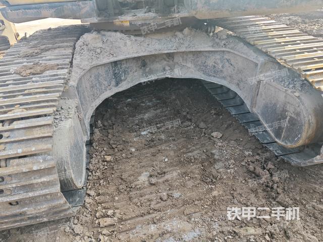 轉(zhuǎn)盤和下車架正前(工作和回轉(zhuǎn)裝置) 轉(zhuǎn)盤和下車架正前(工作和回轉(zhuǎn)裝置)