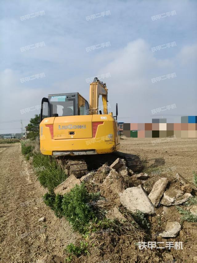 驾驶室顶部（整机外观）