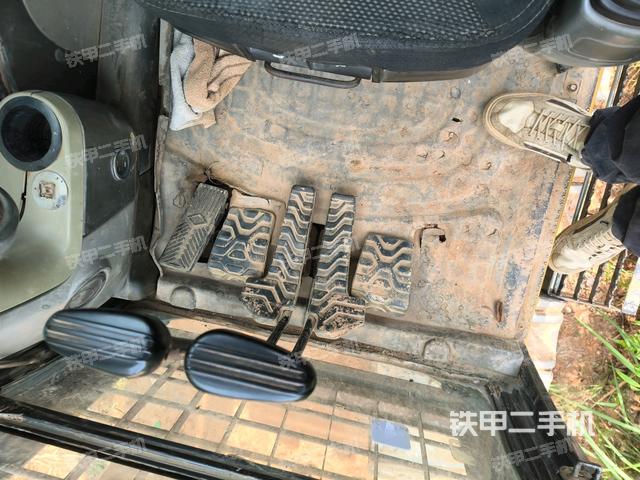 駕駛室左前45度(駕駛室部分) 駕駛室左前45度(駕駛室部分)