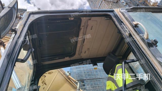 驾驶室整体(整机外观) 驾驶室整体(整机外观)