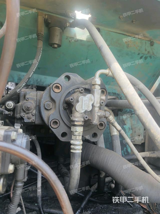 液壓泵斜45?右(大件艙室) 液壓泵斜45?右(大件艙室)