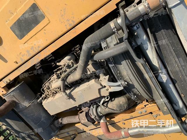 發(fā)動機(jī)整體俯視(整機(jī)外觀) 發(fā)動機(jī)整體俯視(整機(jī)外觀)