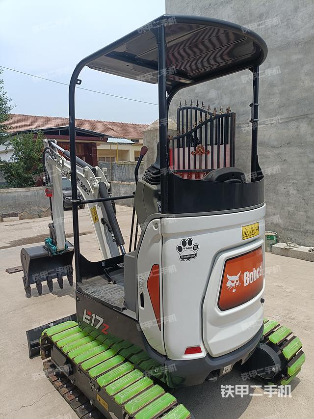 驾驶室顶部（整机外观）