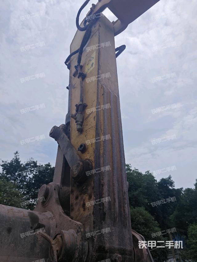 小臂整體左后(工作和回轉(zhuǎn)裝置) 小臂整體左后(工作和回轉(zhuǎn)裝置)