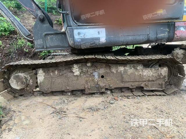 单侧履带整体(整机外观) 单侧履带整体(整机外观)