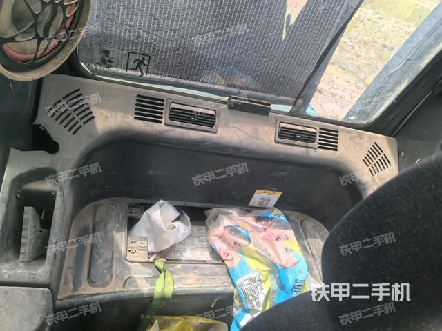 座椅后部(駕駛室部分) 座椅后部(駕駛室部分)