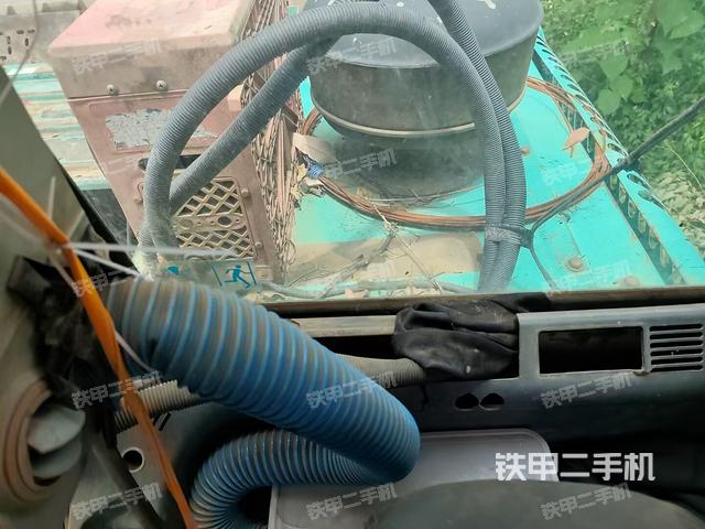 左后方玻璃角標(biāo)(駕駛室部分) 左后方玻璃角標(biāo)(駕駛室部分)