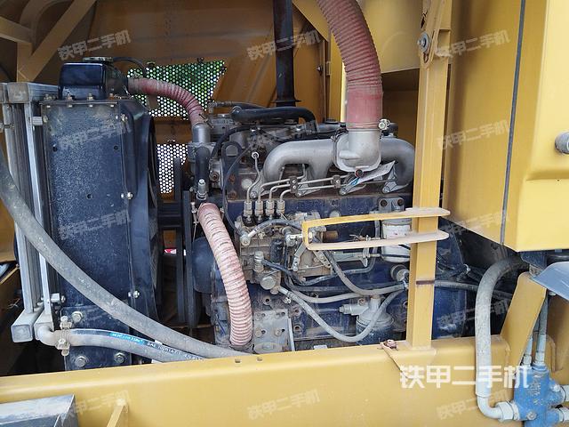 發(fā)動機(jī)左側(cè)(整機(jī)外觀及大件) 發(fā)動機(jī)左側(cè)(整機(jī)外觀及大件)