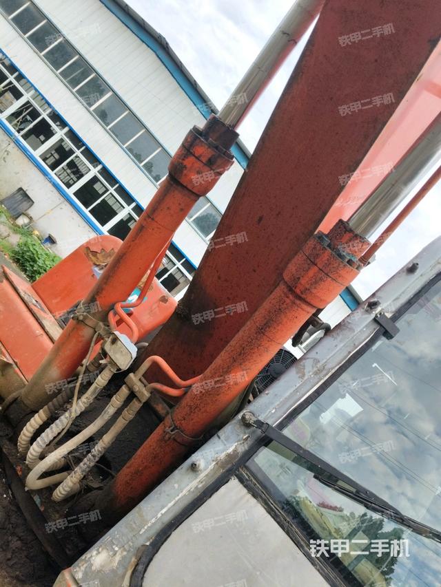 大臂油缸整體?豎拍(工作和回轉裝置) 大臂油缸整體?豎拍(工作和回轉裝置)