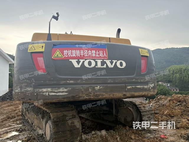 沃尔沃EC480DL挖掘机的设备实拍-第3张实拍照片