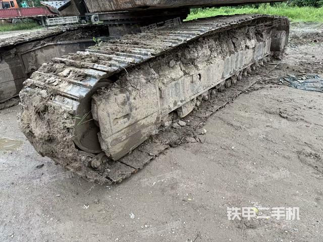 左側履帶整體?(行走機構) 左側履帶整體?(行走機構)