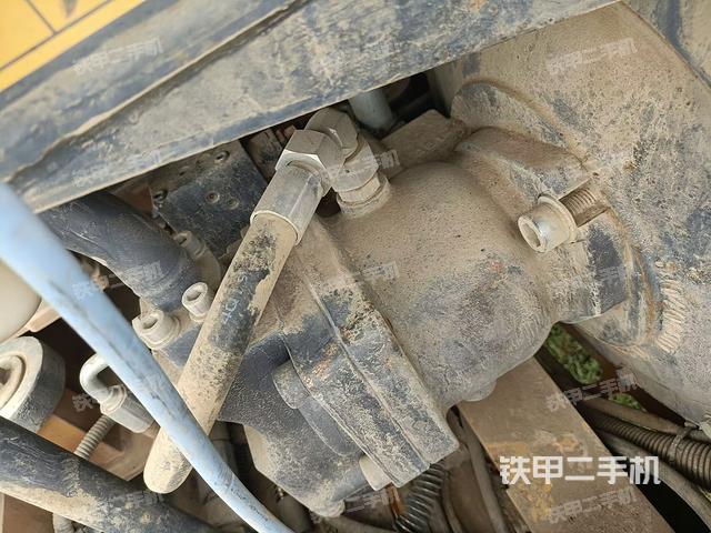 液壓泵艙室正面整體（整機(jī)外觀）