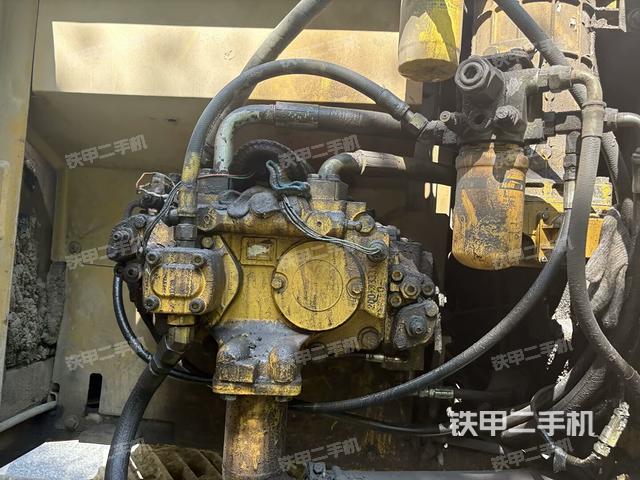 液壓泵斜45?左(大件艙室) 液壓泵斜45?左(大件艙室)