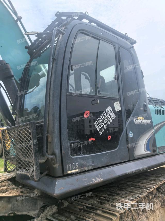 駕駛室左前45度(駕駛室部分) 駕駛室左前45度(駕駛室部分)