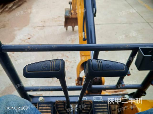 驾驶室整体（整机外观）