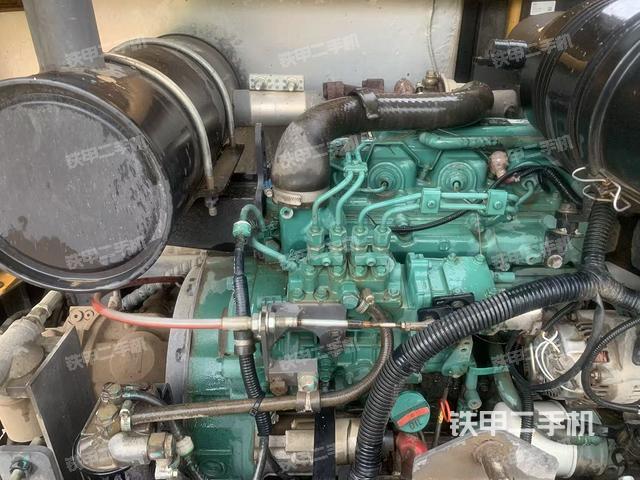 发动机整体俯视(整机外观) 发动机整体俯视(整机外观)