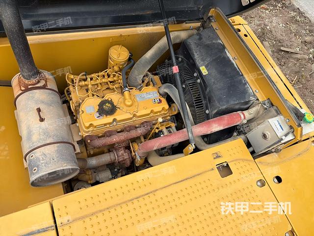 發(fā)動機(jī)整體俯視(整機(jī)外觀) 發(fā)動機(jī)整體俯視(整機(jī)外觀)