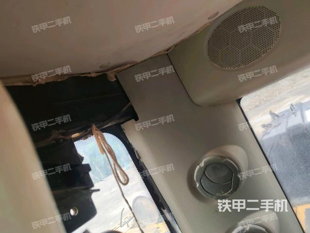 駕駛室左后45度(駕駛室部分) 駕駛室左后45度(駕駛室部分)