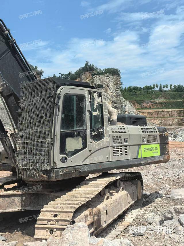 中聯(lián)重科ZE550EK-10挖掘機(jī)