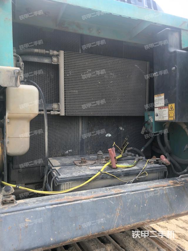 散熱器正面(大件艙室) 散熱器正面(大件艙室)