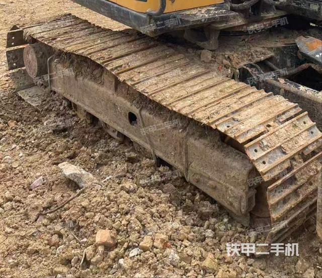 右側(cè)履帶整體?(行走機構(gòu)) 右側(cè)履帶整體?(行走機構(gòu))