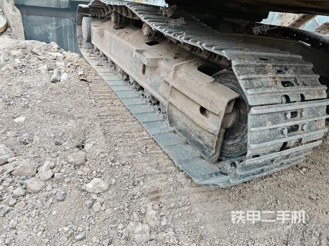 右側(cè)履帶整體(行走機(jī)構(gòu)) 右側(cè)履帶整體(行走機(jī)構(gòu))