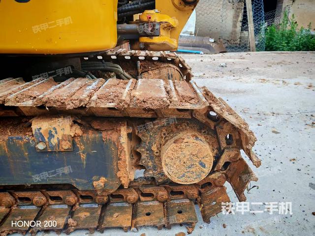 回转马达和主控阀（整机外观）