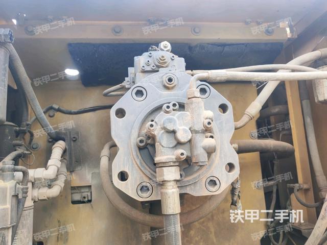 液壓泵斜45?左(大件艙室) 液壓泵斜45?左(大件艙室)