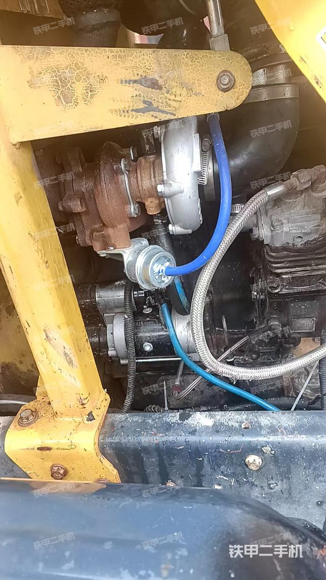 發(fā)動機左側(整機外觀及大件) 發(fā)動機左側(整機外觀及大件)