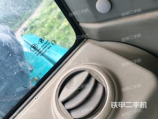 駕駛室左前45度(駕駛室部分) 駕駛室左前45度(駕駛室部分)