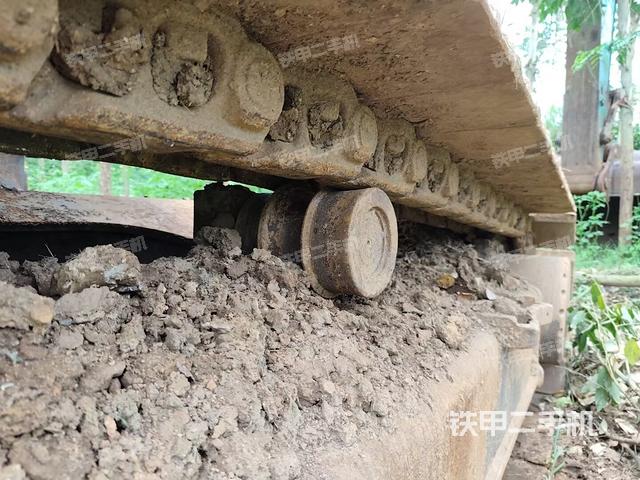 左側(cè)履帶整體?(行走機(jī)構(gòu)) 左側(cè)履帶整體?(行走機(jī)構(gòu))