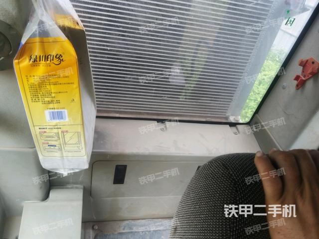 座椅后部(駕駛室部分) 座椅后部(駕駛室部分)