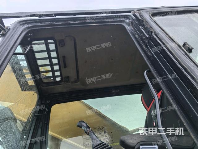 頂棚整體(駕駛室部分) 頂棚整體(駕駛室部分)