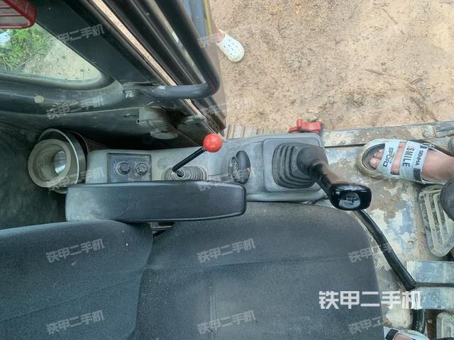 驾驶室整体(整机外观) 驾驶室整体(整机外观)