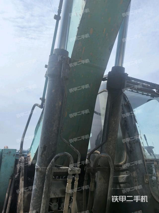 大臂油缸整體?豎拍(工作和回轉(zhuǎn)裝置) 大臂油缸整體?豎拍(工作和回轉(zhuǎn)裝置)