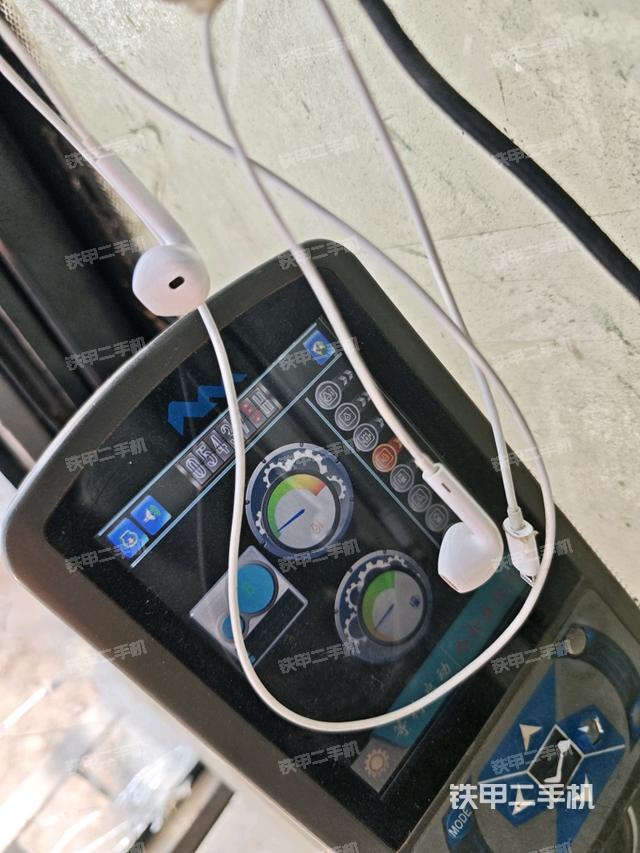 顯示屏?(駕駛室部分) 顯示屏?(駕駛室部分)
